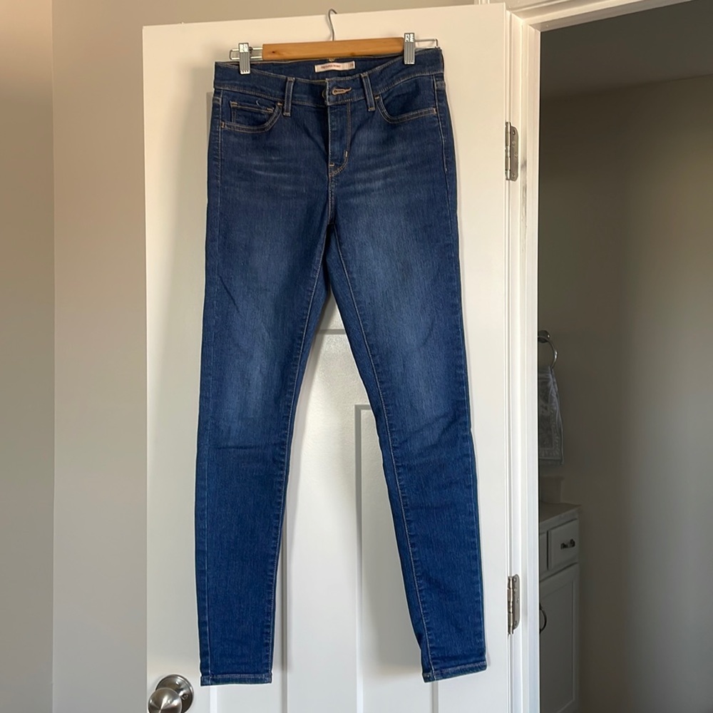 710 Super Skinny Levi Jeans - Size 28